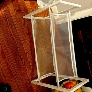 I’m selling a used shoe rack